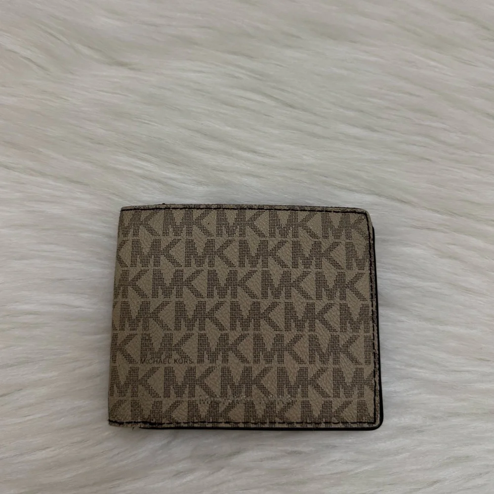 MICHAEL KORS - BLACK GREY TAN MONOGRAM SAFFIANO LEATHER BIFOLD WALLET